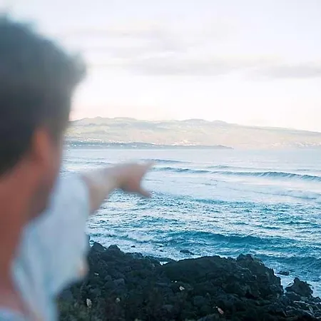 Salt Lips - Azores Surf Experience