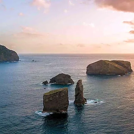 Salt Lips - Azores Surf Experience Hotel *